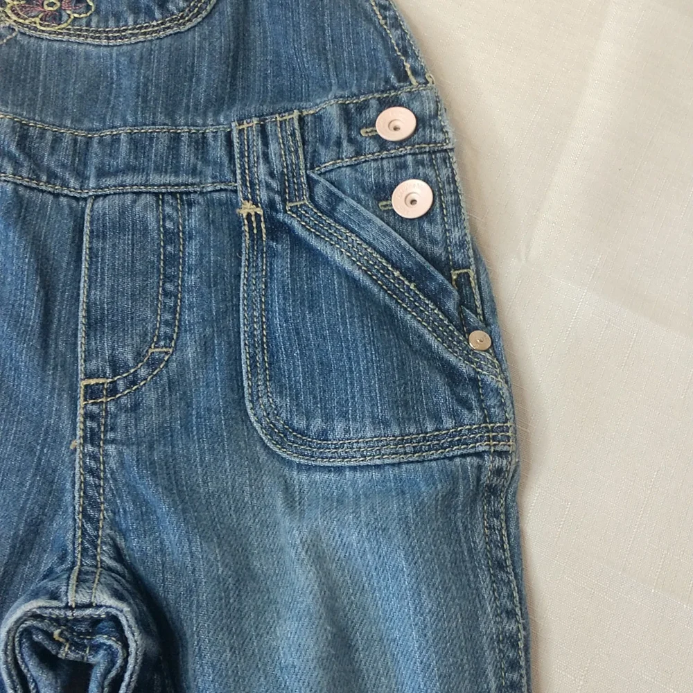 Genuine Kids Oshkosh bib overalls. Size girls 18 mos.